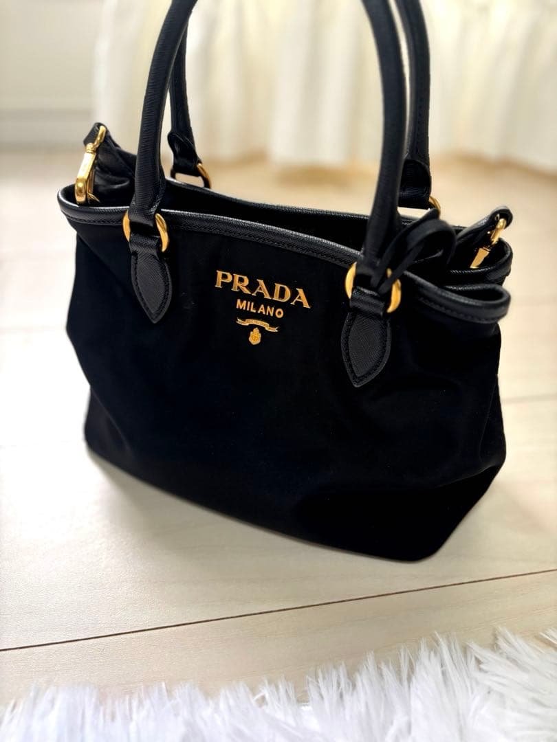 【貴重品】 プラダ　ショルダーバック