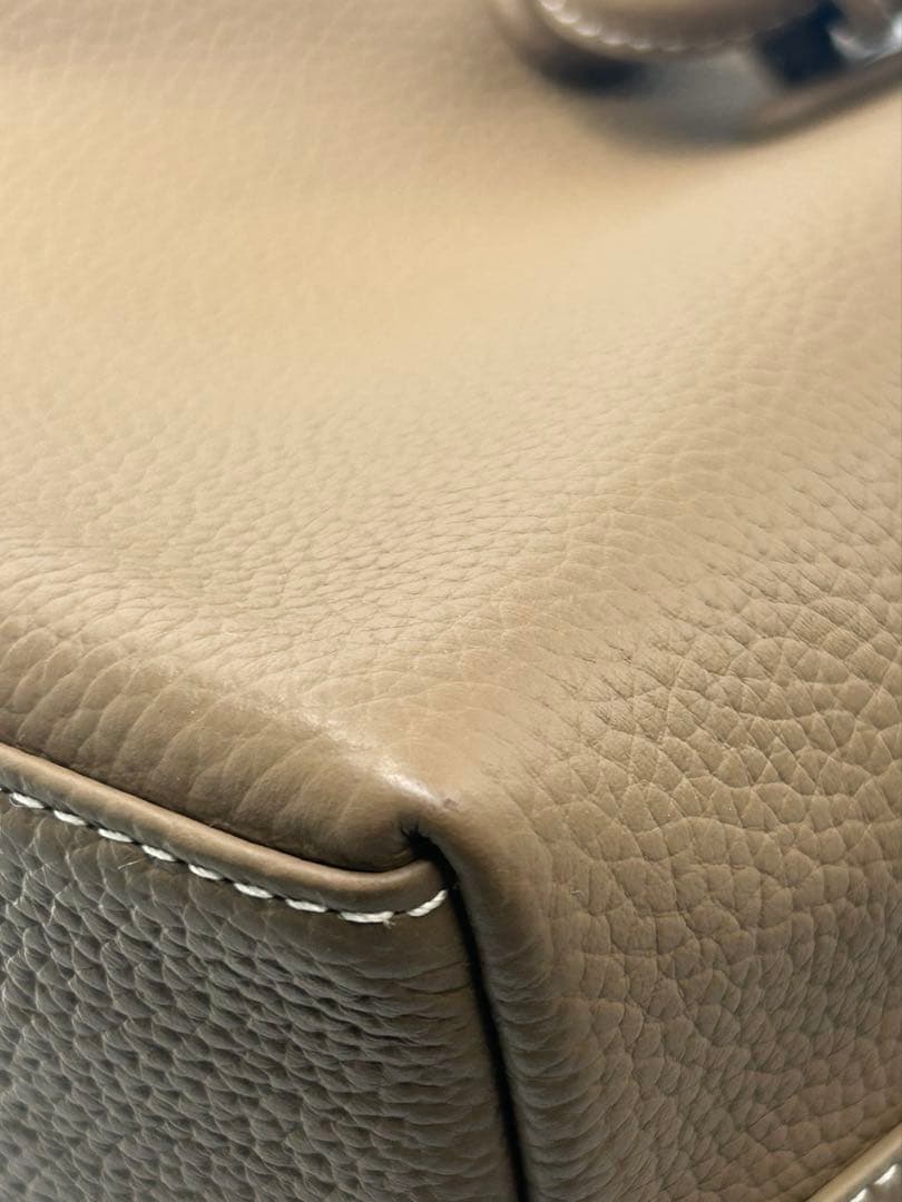 特価❣️美品✨Vasic ボンドミニレザー　 ショルダーバッグ　ブラウン