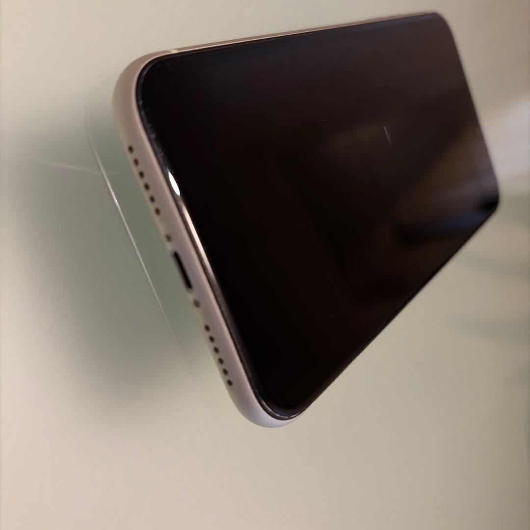 iPhone11 64G ホワイト　未使用イヤホン付