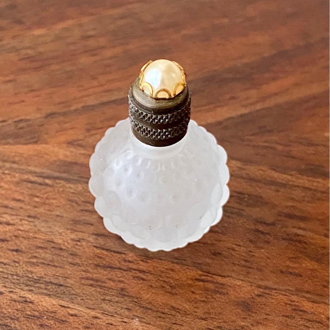 フランス製 ヴィンテージ リモージュボックス 香水瓶入り 手描き 花柄 金彩