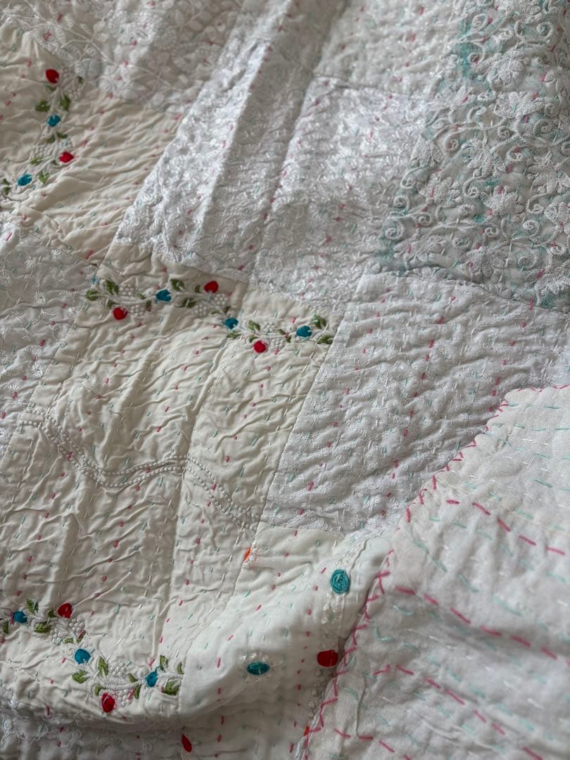 【稀少カラー】インド刺繍　カンタキルト　ヴィンテージ　パッチワーク　マルチカバー