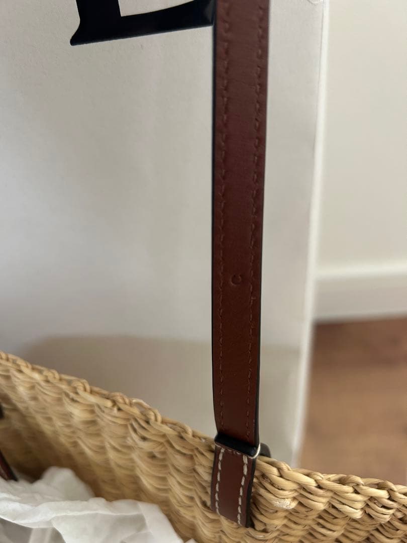 【新品】LOEWE かごバック　シェルバスケット　スモール　アナグラム