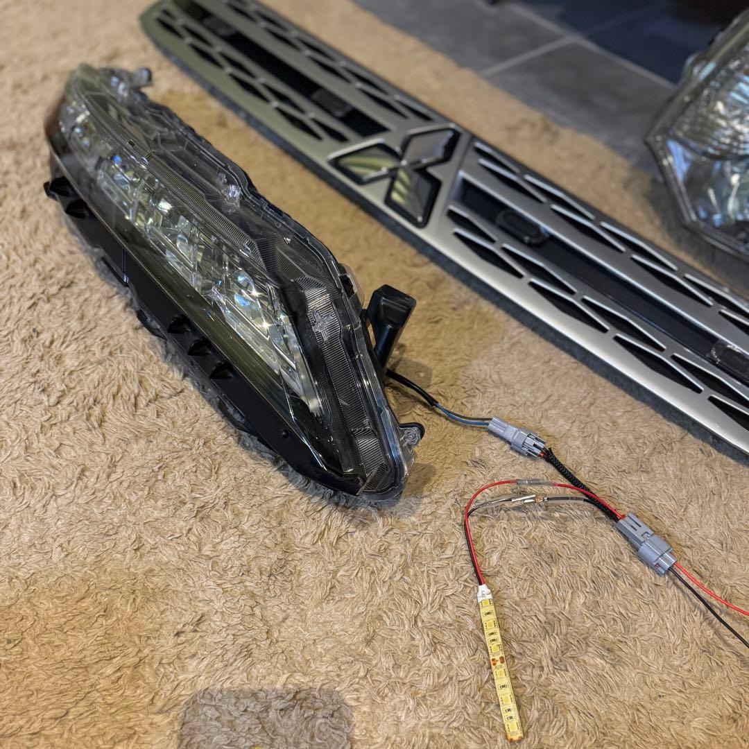 陽*大様 【専用解除中】純正線を無加工で接続できる デリカ D5 グリルマーカー