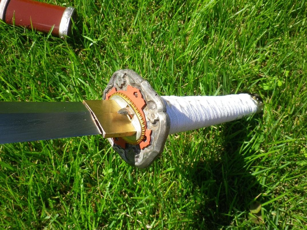 九八式軍刀　鉄鞘　赤茶色　当時物を仕立て直した品物　模造刀付【説明欄参照】