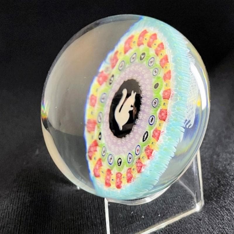 希少 1972 オールド バカラ クリスタル ペーパーウェイト（リスと千の花）