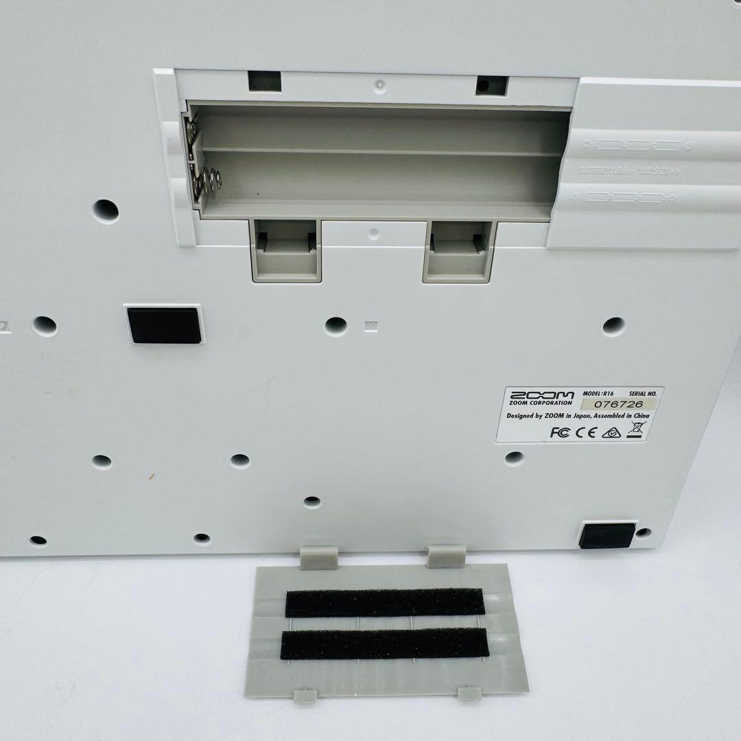 Zoom R16 マルチトラックレコーダー/オーディオインターフェース