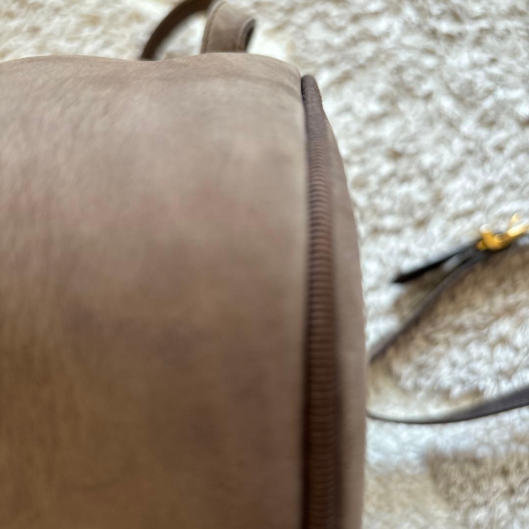 【1/31まで】Ferragamoフェラガモ　VARAショルダーバッグ