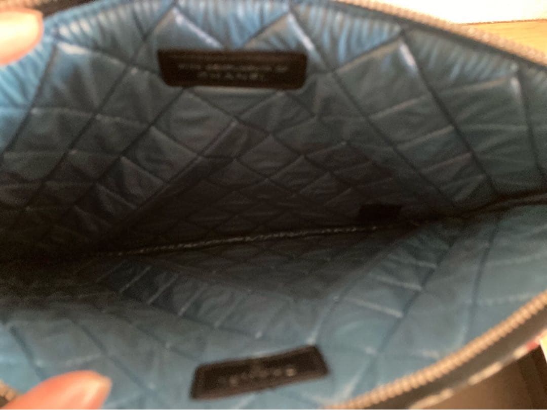 美品　CHANEL シャネル　クラッチバッグ　ドバイ限定