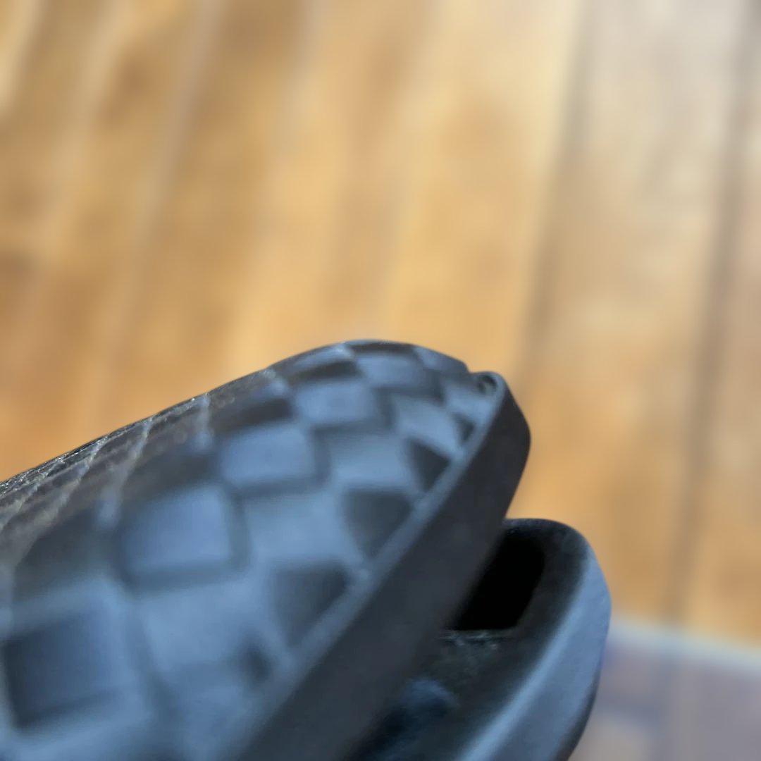 Bottega Venetaブラック 編み込みレザー クラッチバッグ