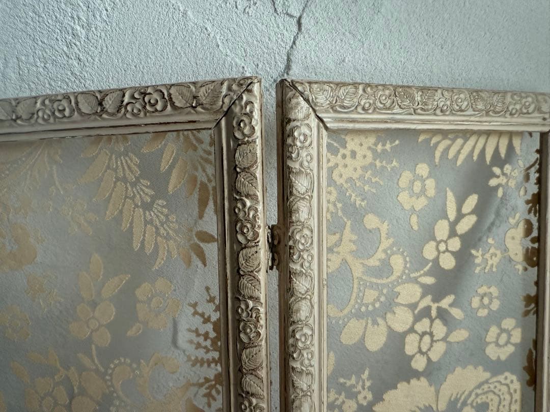 フランスアンティーク　二つ折りフレーム レース花柄