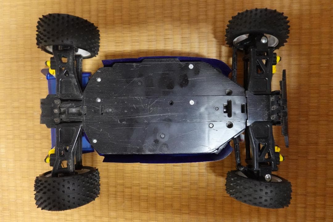 タミヤ 1/10 RCバギー「ネオスコーチャー」プロポ、バッテリー、充電器セット