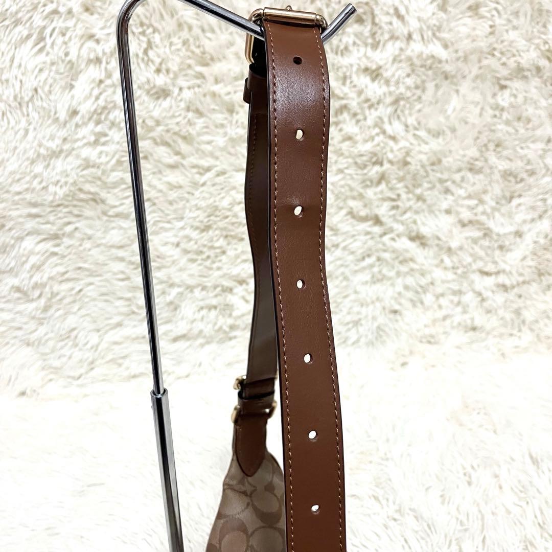 【極美品】coach ウエストバッグ PVC シグネチャー