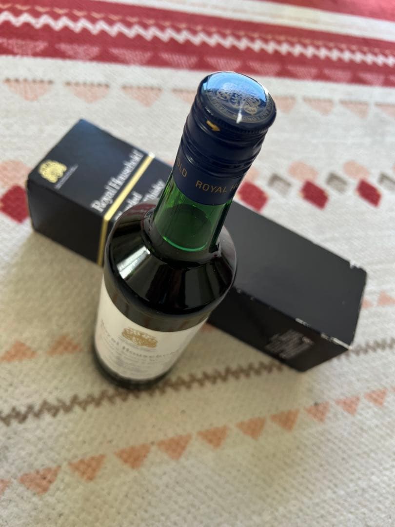  Household Blended Scotch Whisky 2本