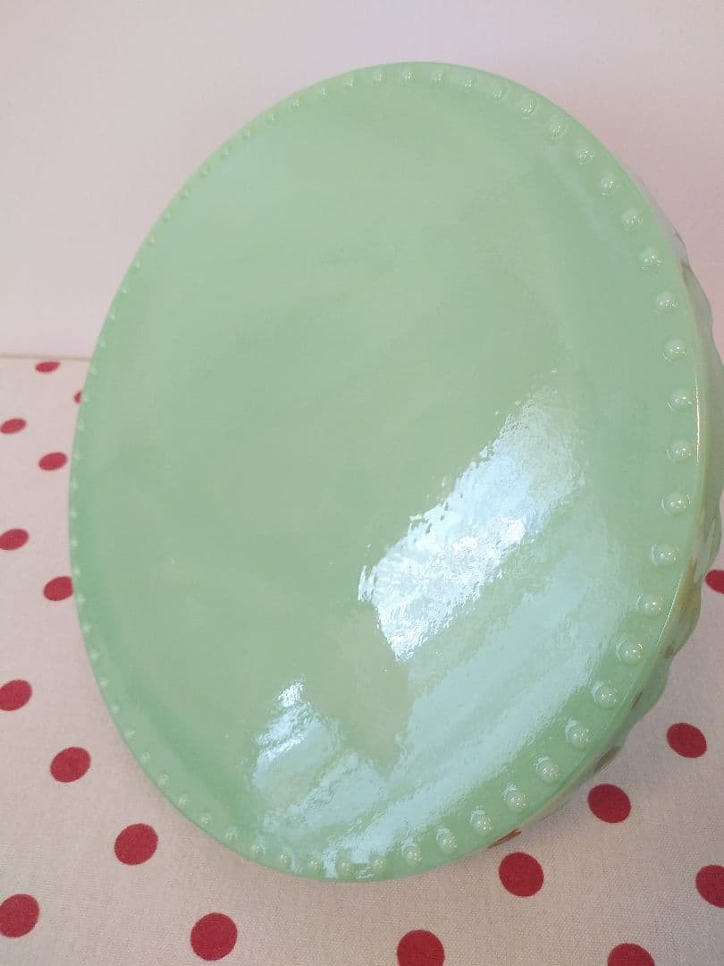 斜めなケーキスタンド　ディスプレイスタンド　グリーン　レトロ