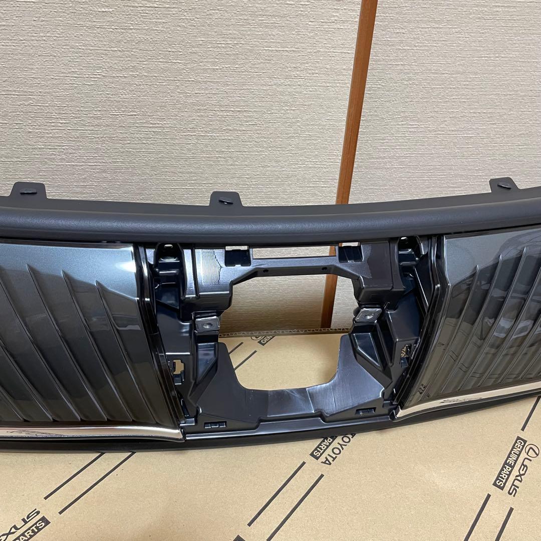 トヨタ ハリアー 60 新品 未使用品 グリル 後期