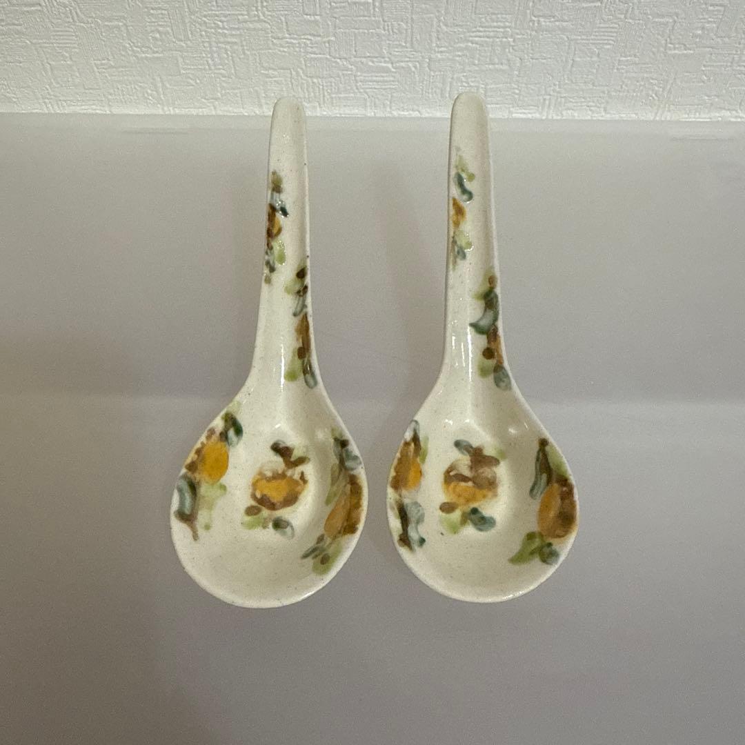 ヨシノヒトシ　陶器レンゲ 2個