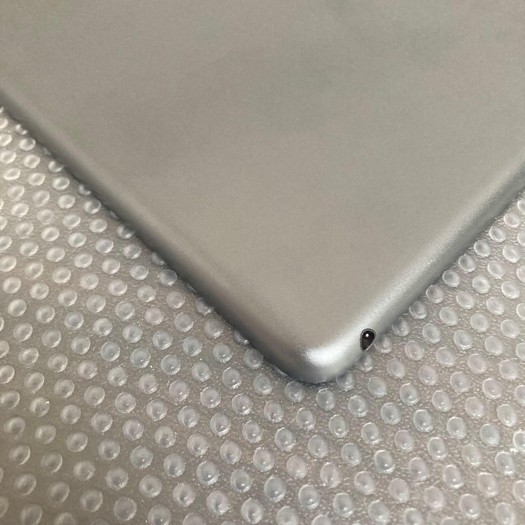 2492 電池最良好☆比較的美品☆iPad7第7世代128GB WIFIモデル☆