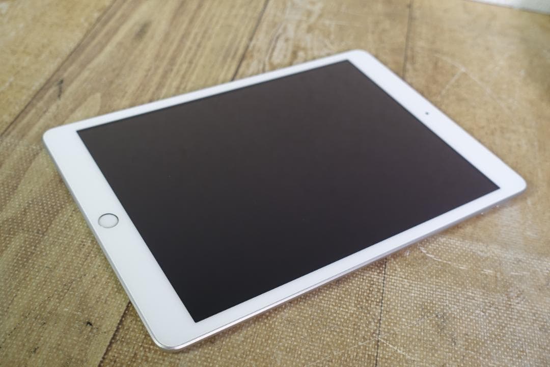 美品 iPad 第8世代 Cellular シルバー 32GB A2429