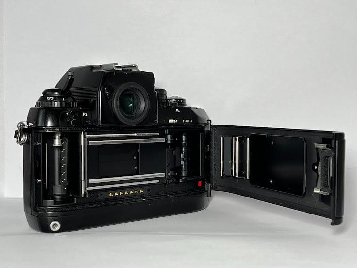 ★美品★ ニコン NIKON F4 ボディ / AF-S DX NIKKOR