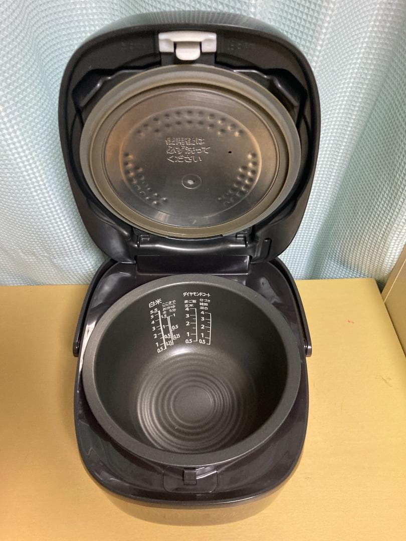 ★★TOSHIBA RC-10VRP 炊飯器 IH 5.5合 2020年製