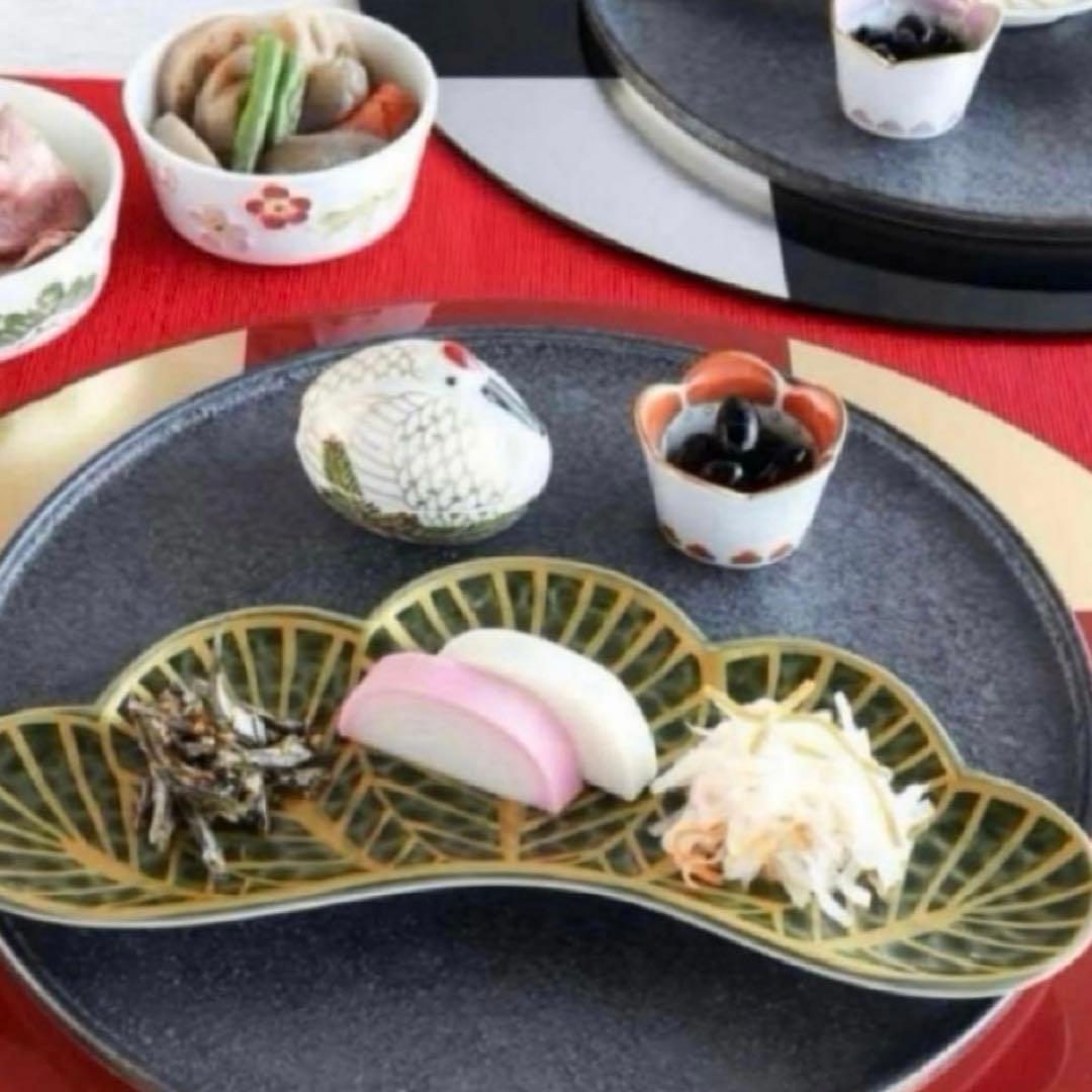 【新品】【大人気】有田焼幸楽窯　錦茶緑金松葉形前菜皿3枚セット　縁起物