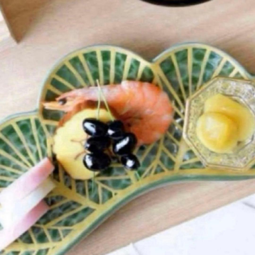 【新品】【大人気】有田焼幸楽窯　錦茶緑金松葉形前菜皿3枚セット　縁起物