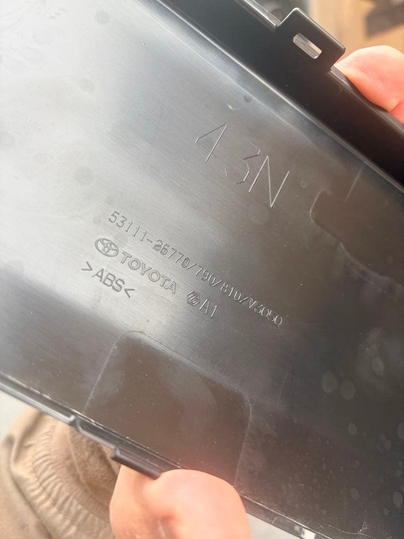 い*ち様 ハイエース　ナロー　標準用　アースカラー　新車外し　グリル