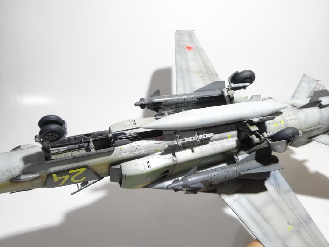 トランぺッター1/48「MiG-27」完成品