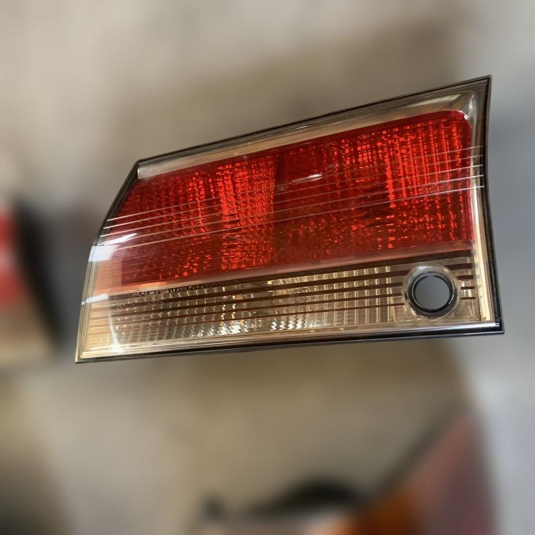 トヨタ　17クラウン　ロイヤルサルーン　純正テールライト左右セット　中古品