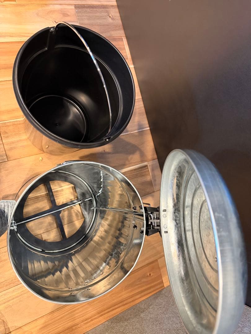 新品未使用 限定Snap-on ペダル式スチールゴミ箱 FUJ290TC