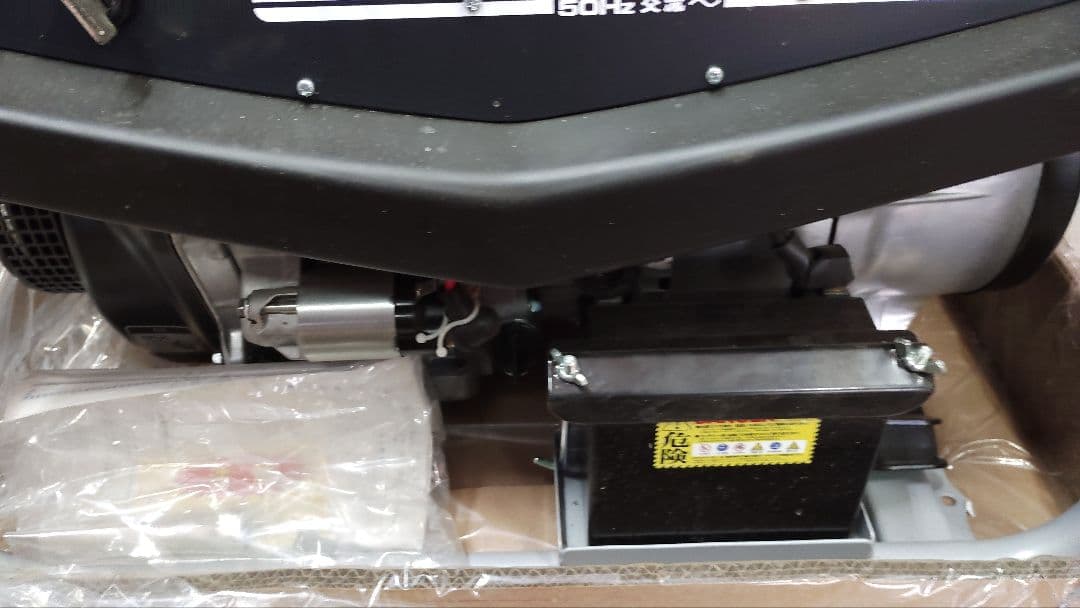 新ダイワ　エンジン三相発電機　三相200/単相100