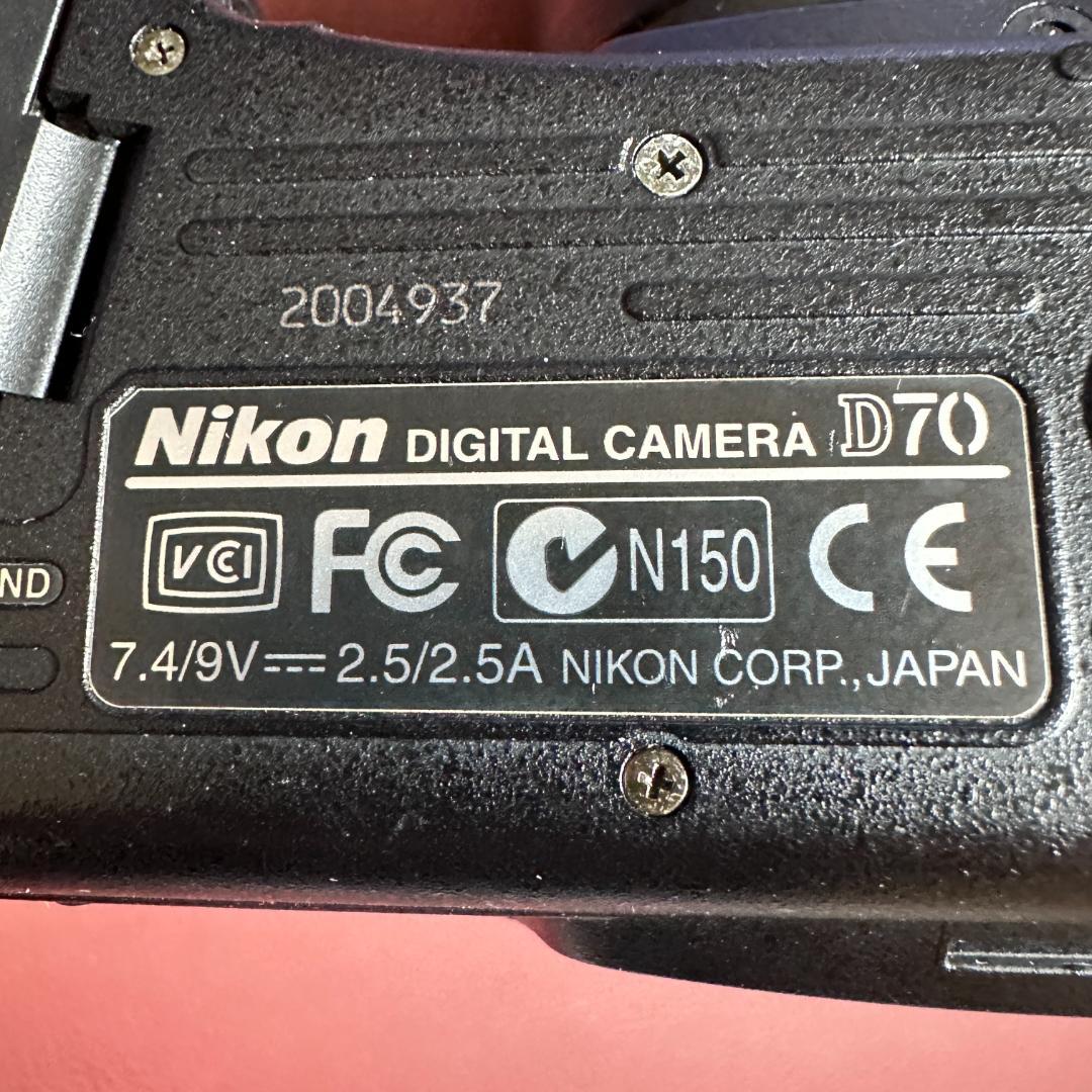 ニコン D70 デジタル一眼レフカメラ 18-70mmレンズ、CF32GB付き