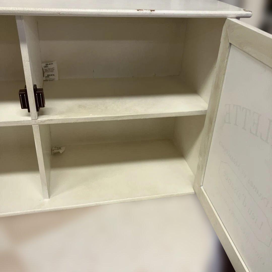 お買得コベントガーデン フレンチミルキーガラス扉の木製アンティークなキャビネット