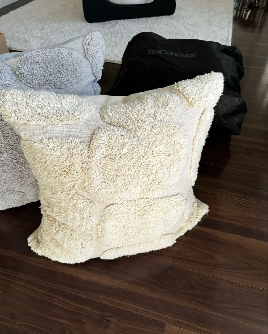 いつこ　Boconcept Tufted 2つ二万円 販売　袋付き