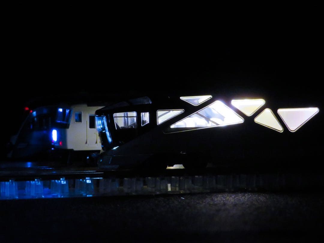 KATO E001形 TRAIN SUITE 四季島(全車室内灯付) 【新品】