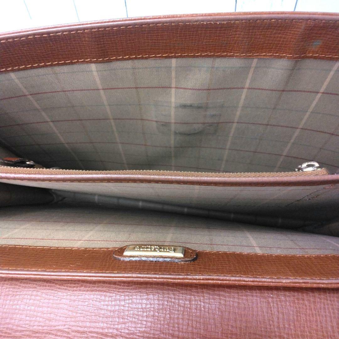 Burberrys　ビジネスバッグ　ブリーフケース　A4可　鍵　ゴールド金具