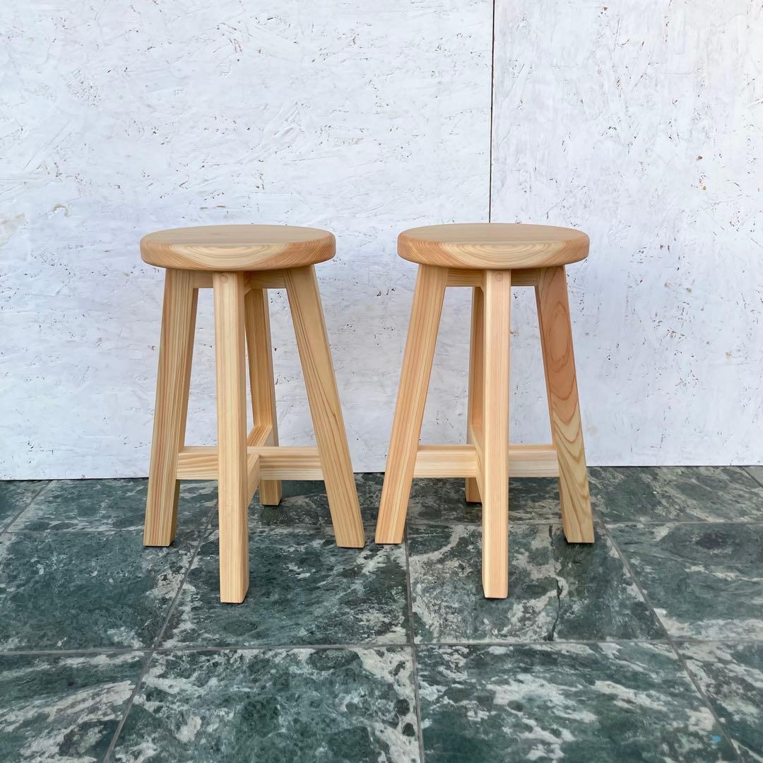 ねこねこ　国産ひのき　丸椅子　木製スツール