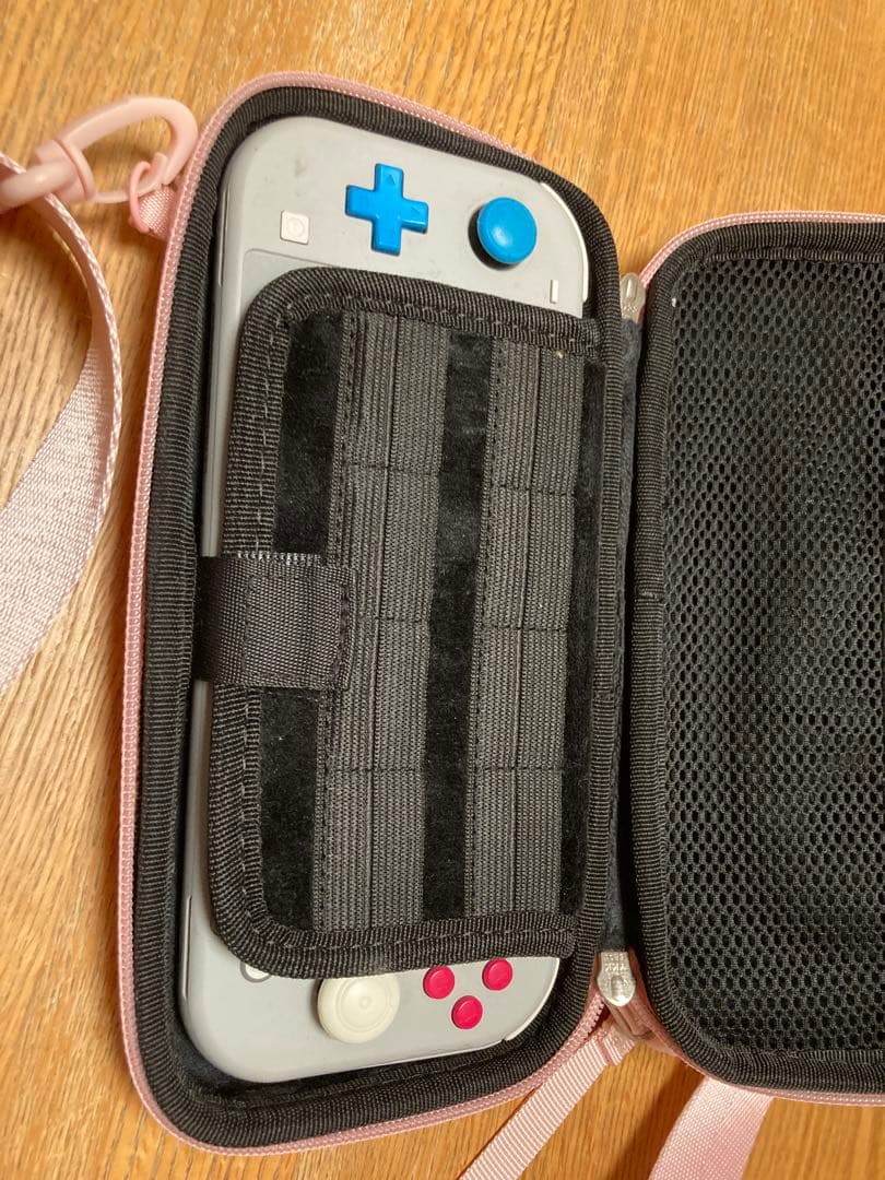 Switch Lite 剣盾仕様　スイッチライト　本体割れあり