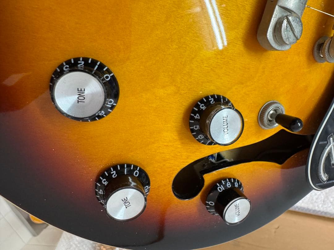 Epiphone ES-339 Vintage Sunburst ギター