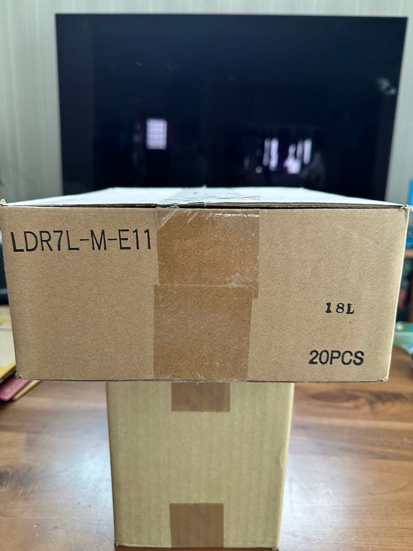 スポットライト、OS256108とLDR7L-M-E11の各20個