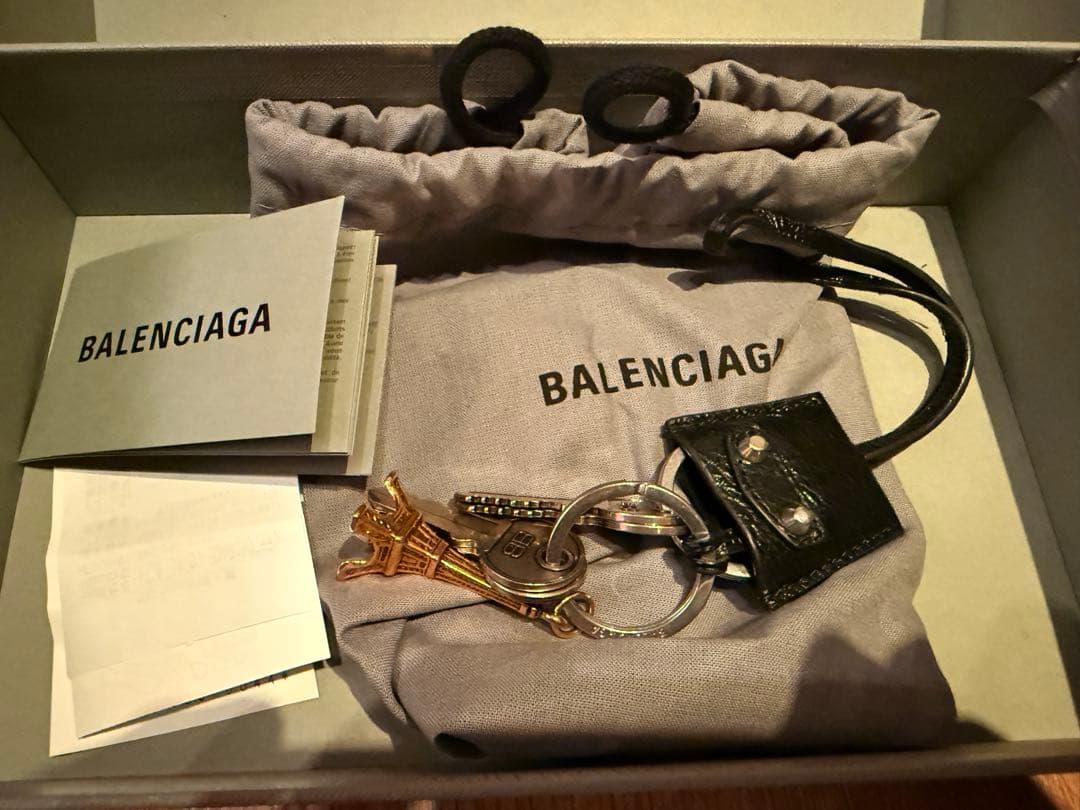 バレンシアガ　LE CITY CHARM エッフェル塔 キーリング