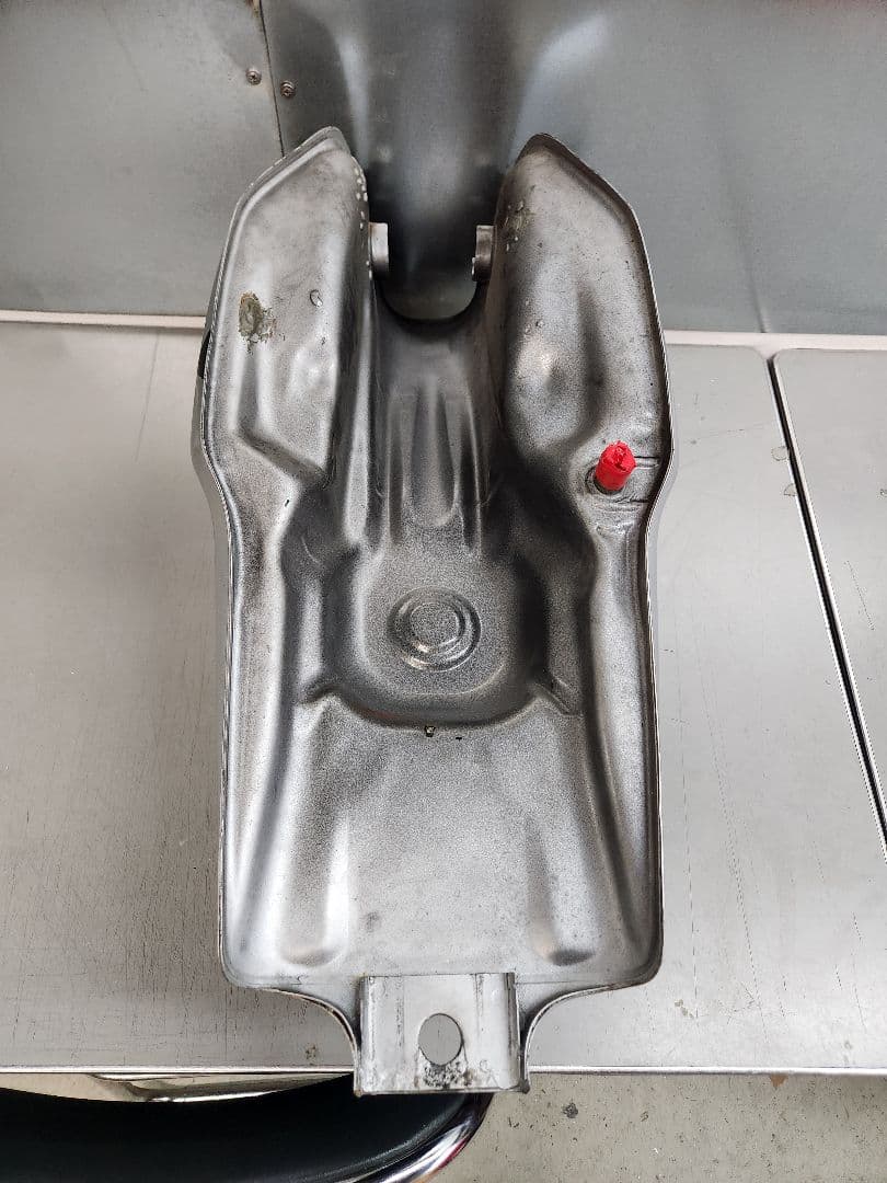 H*o様 GB250 タンク 大きな凹みなし 塗装ベース