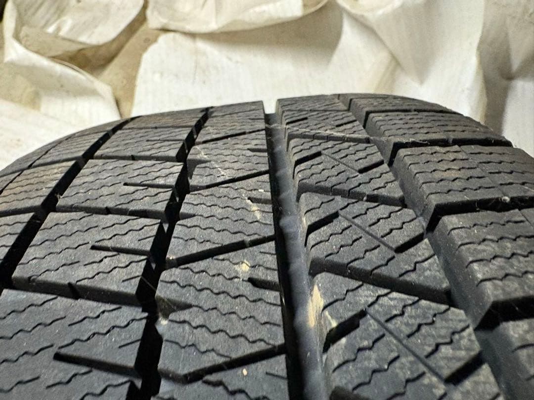 売切セール！1月31日まで【送料込】235/60R18 スタッドレスセット