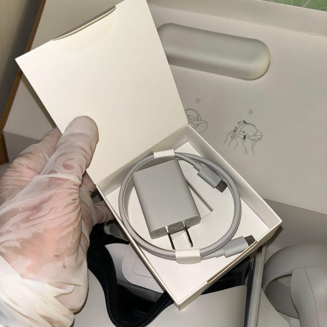 新品未使用￼！ Quest 2 128GB VR ヘッドセット ゲーム