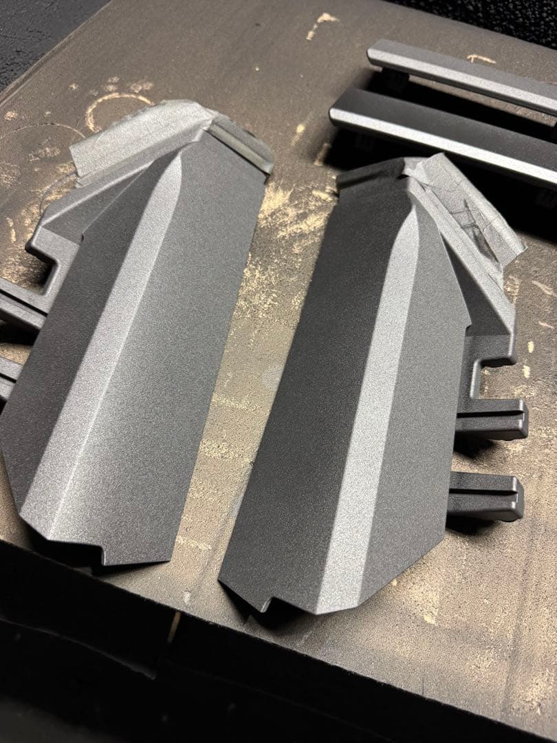 ②ランドクルーザー250 カウルトップ　グリル　ドアハンドル　ラプターライナー