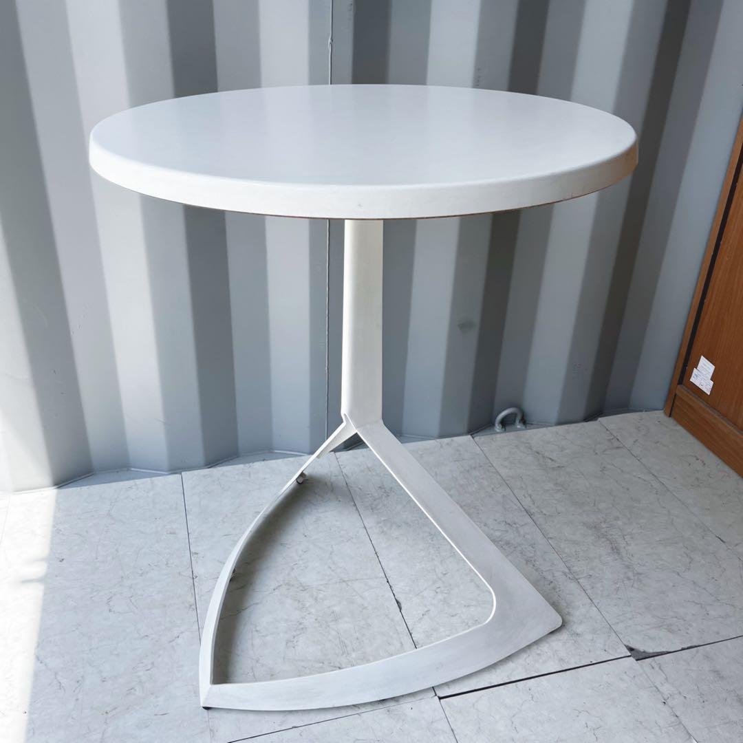 取付無料！カリガリス コヌビア エヴォルブ 折りたたみ式ホワイトサイドテーブル✨