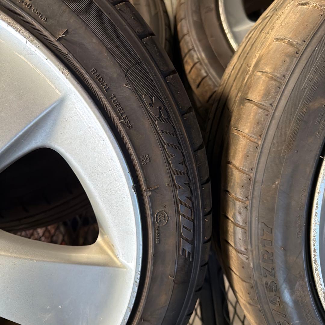 トヨタ　30プリウス純正17インチ タイヤ・ホイールセット 215/45R17