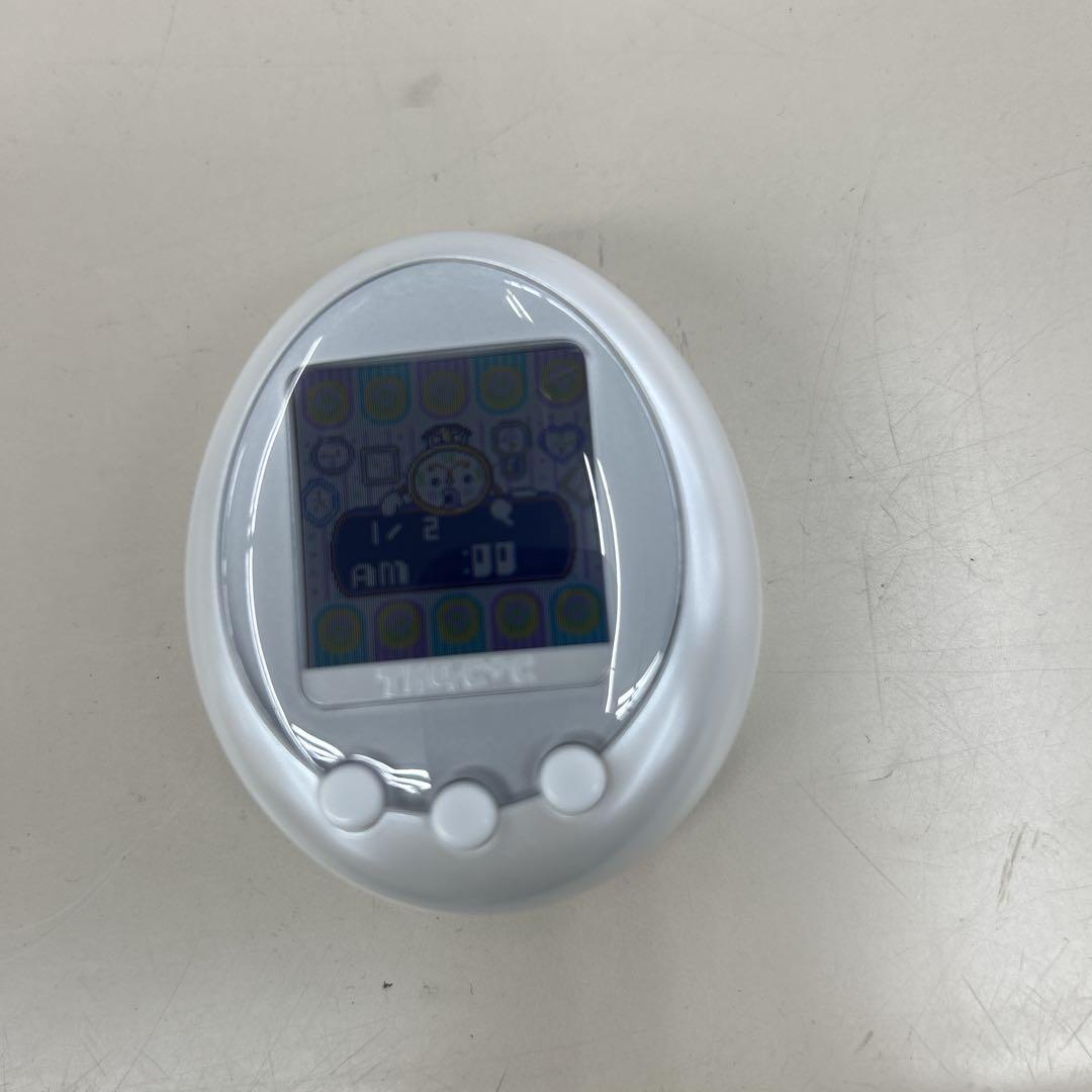 【極美品】たまごっちプラスカラー　ホワイト　説明書つき　動作確認済み