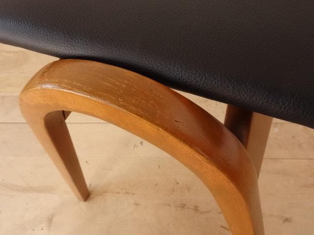 秋田木工　スタッキングスツール（カーキ色）②　座面張替・再塗装済ＵＳＥＤ