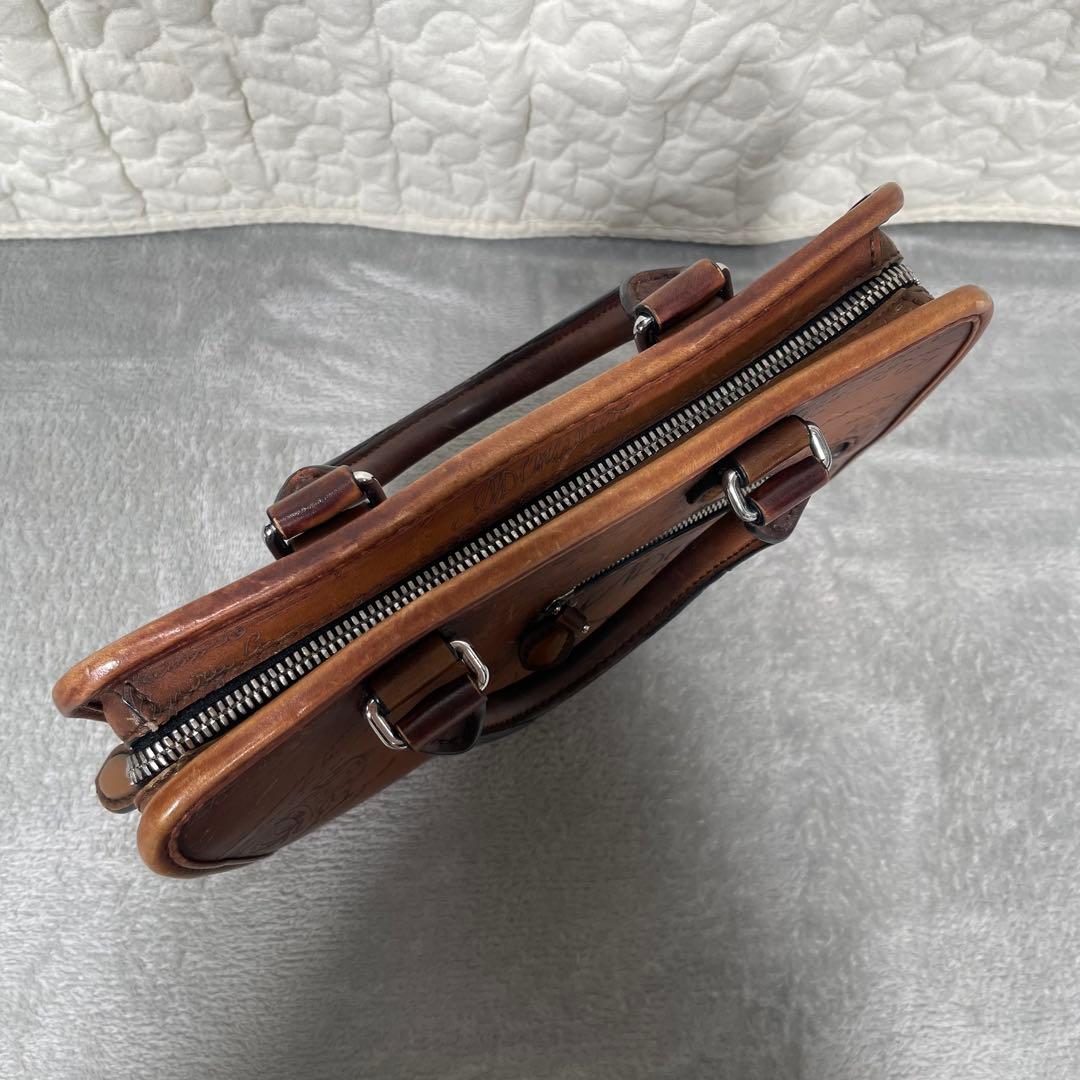 ベルルッティ アンジュール ガリバー スクリットレザー ブリーフケース ブラウン